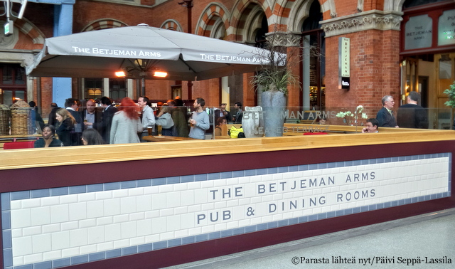 The Betjeman Arms, St. Pancras, Lontoo