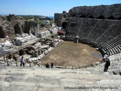 Roomalaisajalta peräisin oleva teatteri.