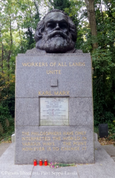 Karl Marxin hautamuistomerkki.